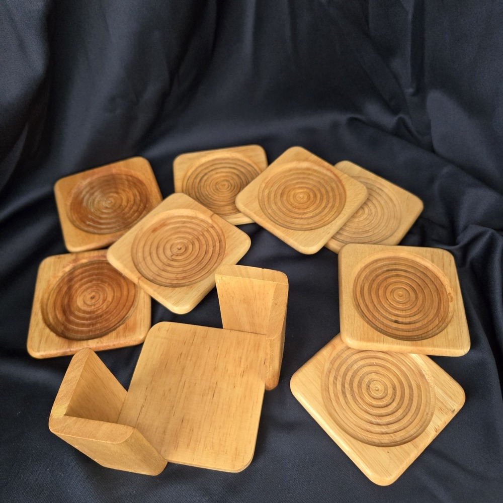 Dolphin Genuine Beechwood Wooden Holder and 8 Coasters Condensation Catch Rings - Picture 4 of 11